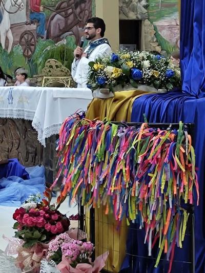 3º Dia da Novena reúne centenas de devotos no Santuário Nossa Senhora Aparecida Celebração foi presidida pelo Padre Aroldo Shinemann Filho e marcada por fé